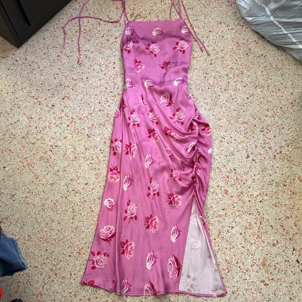 Pink Bodycon Dress with Roses - Picture 2 of 2